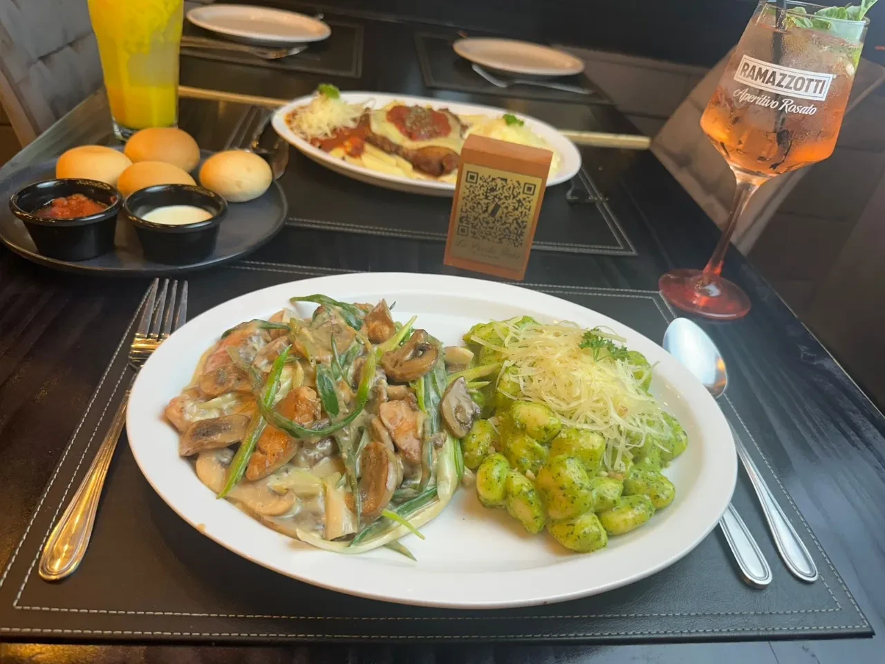 Salmón Piamo Gnochi Pesto